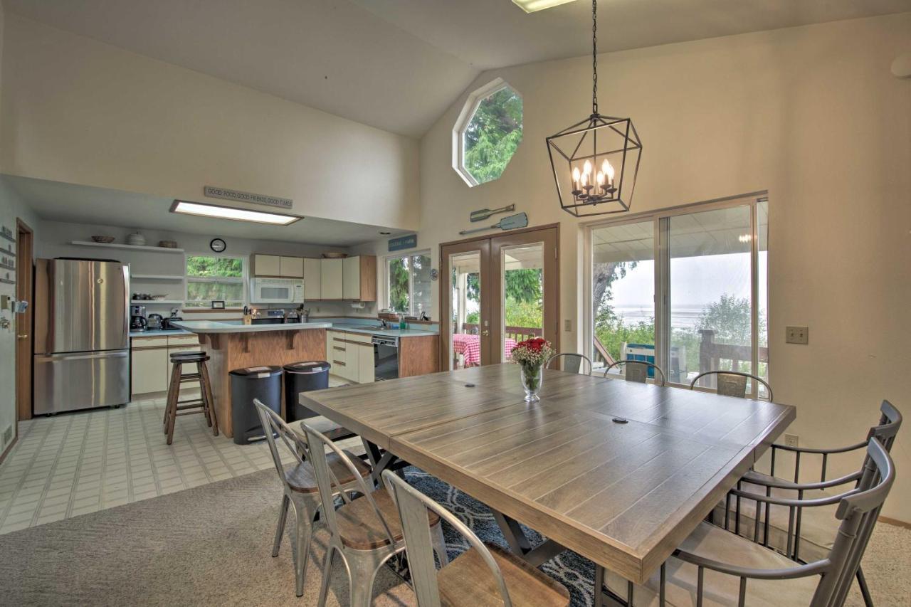 Warm Beach Hideaway With Private Beach! Stanwood Exterior photo